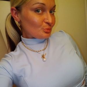 Meet your Posher, Stephanie